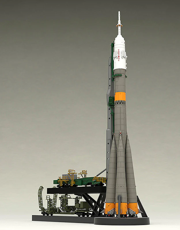 1/150 Soyuz Rocket & Transport Train Model Kit - Image 4