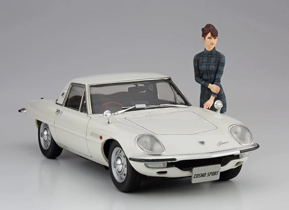 1/24 Mazda Cosmo Sports L10B with Girl - Image 3