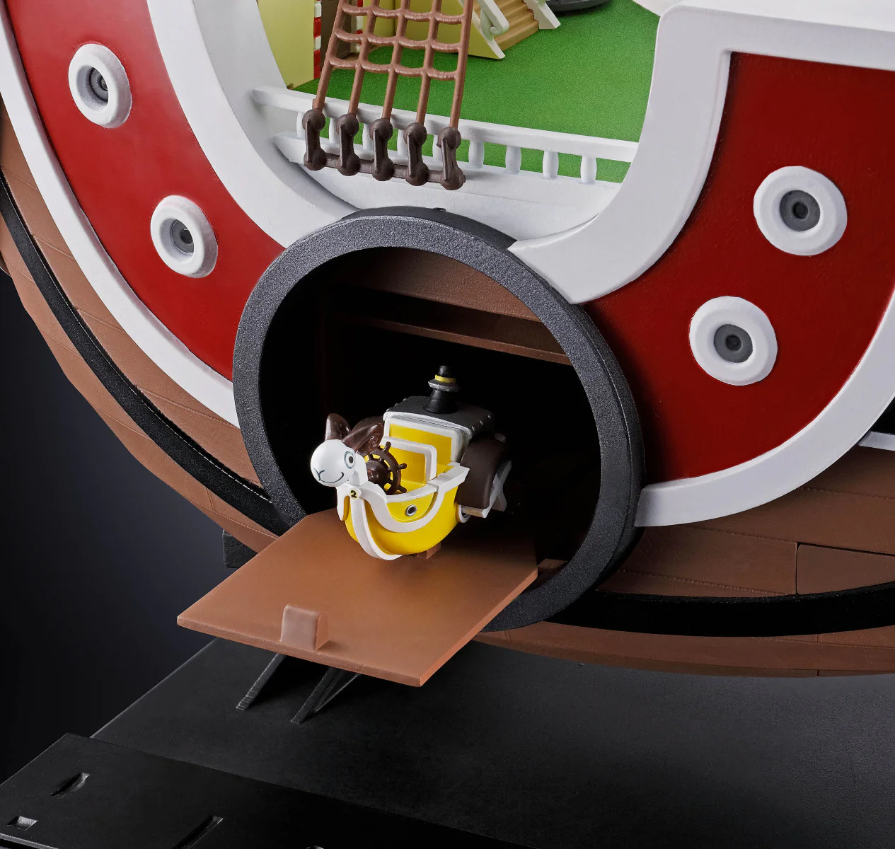 Chogokin Thousand Sunny - Image 15
