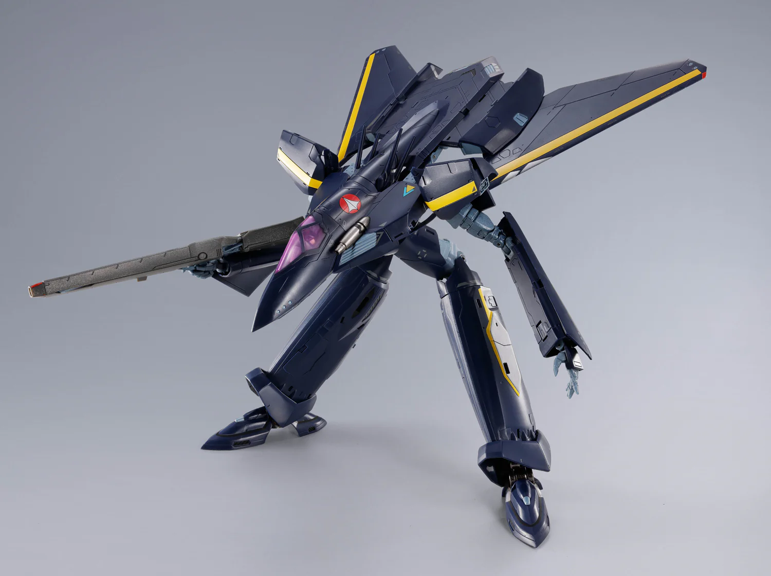 DX Chogokin VF-17S Nightmare Stealthvalkyrie (Gamlin Kizaki Use) (Macross 7) - Image 11