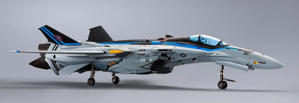 DX Chogokin VF-25 Messiah Valkyrie Top Gun: Maverick Ver. (Macross) - Image 3