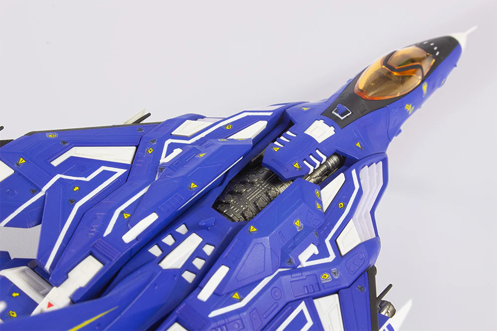 FT-00004A Azuma [2P Color Ver.] Model Kit - Image 4