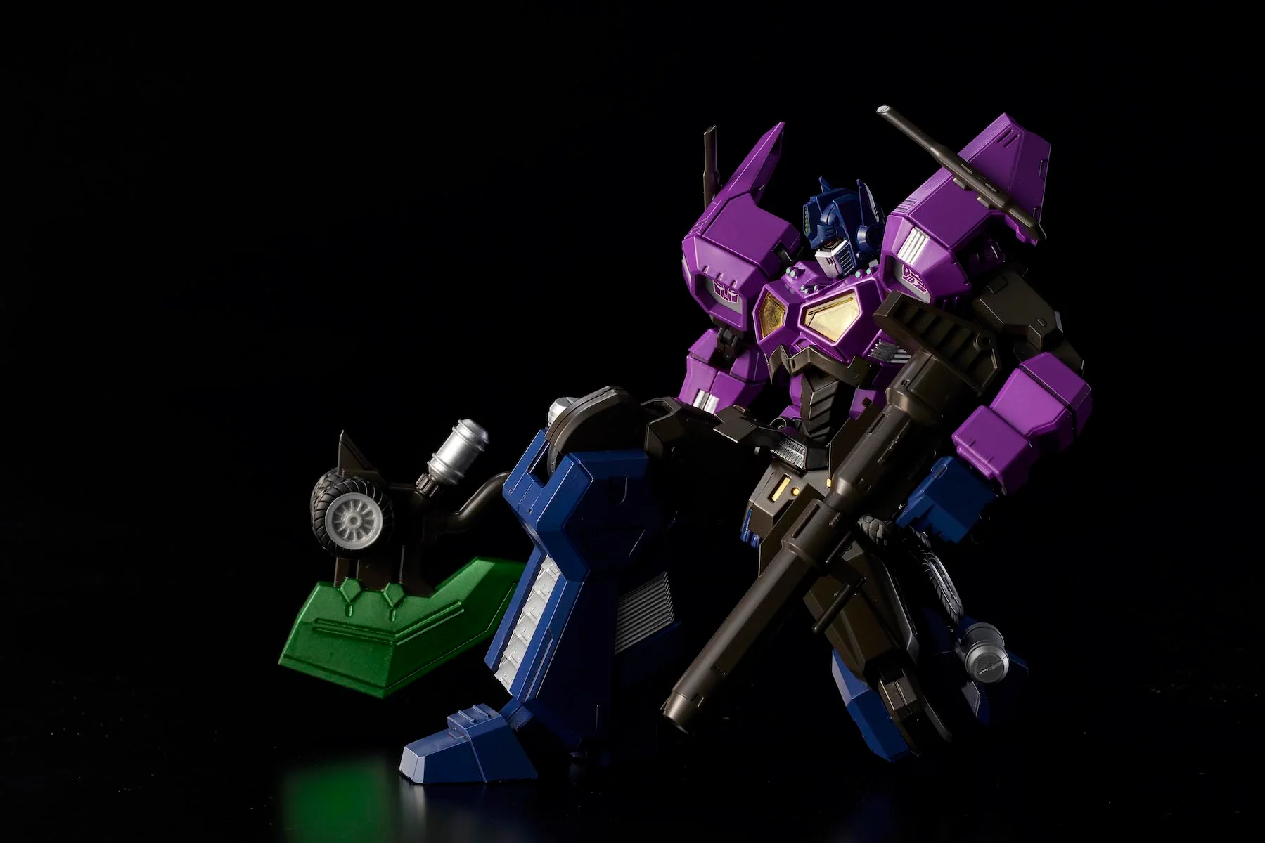 Furai Model Shattered Glass Optimus Prime (Attack Mode) - Image 9