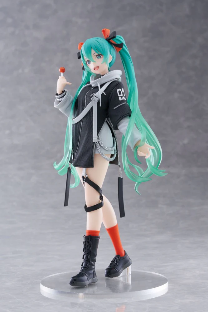 Hatsune Miku Figure: Fashion Punk Ver. - Image 4