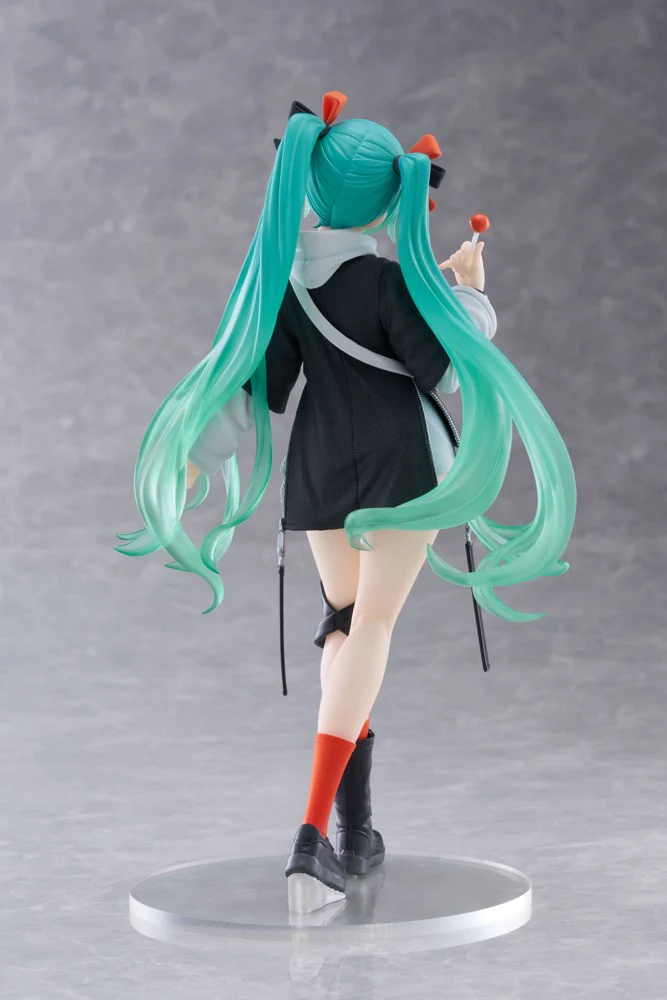 Hatsune Miku Figure: Fashion Punk Ver. - Image 5