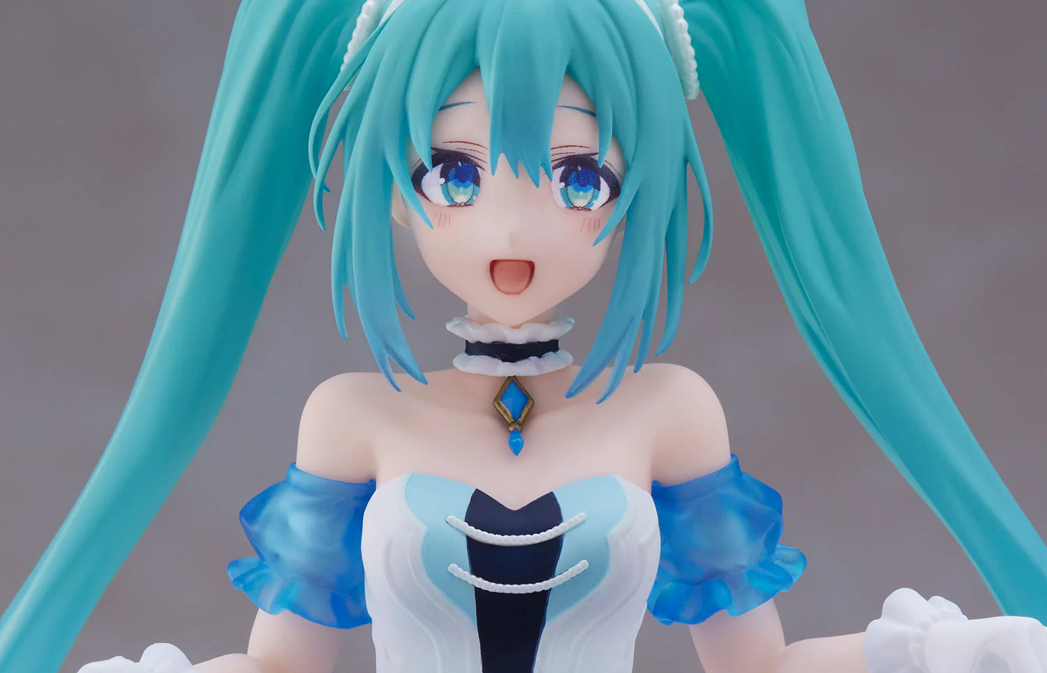 Hatsune Miku Wonderland Figure: Cinderella - Image 2