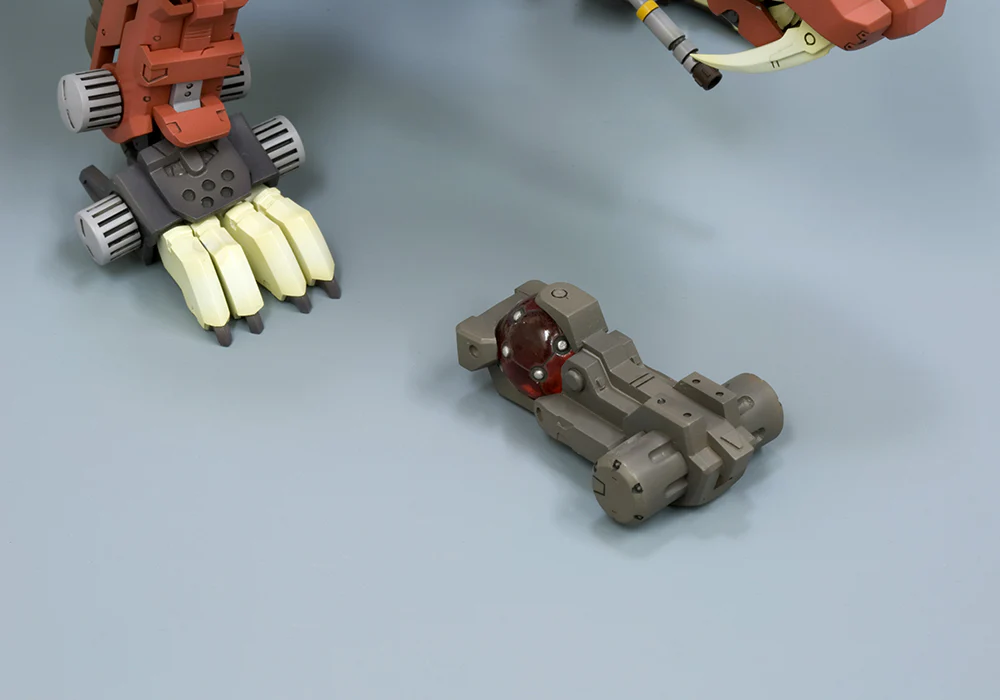 HMM Zoids EZ-016 Saber Tiger (Marking Plus Ver.) - Image 9