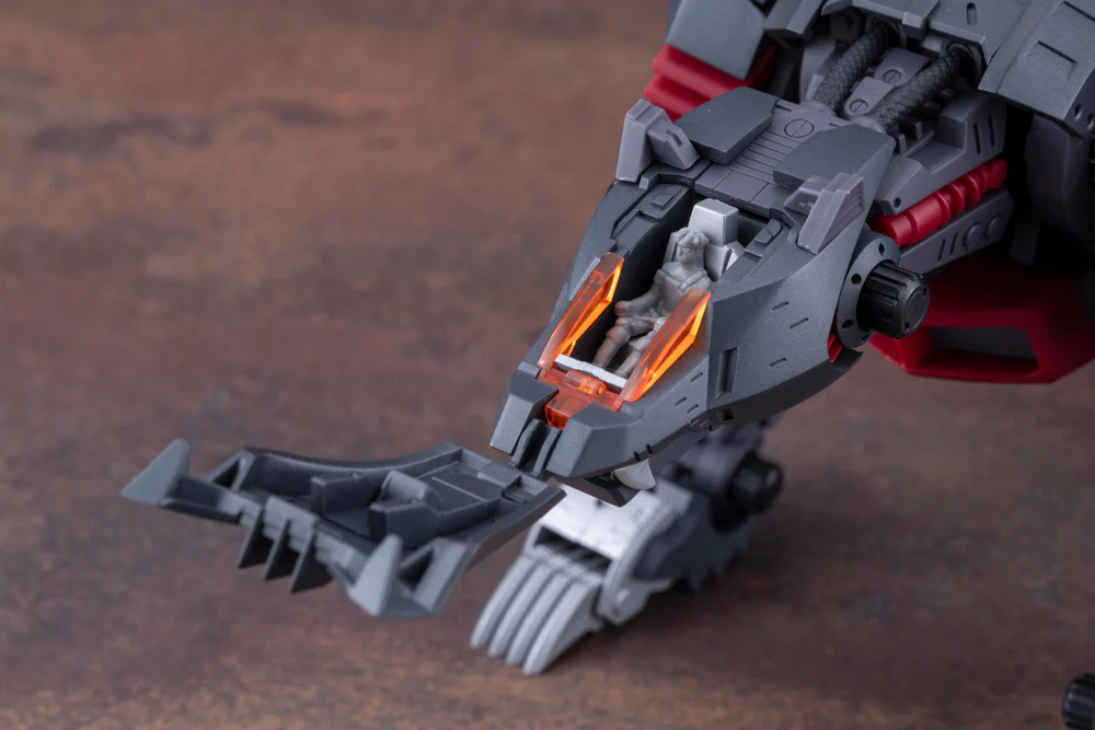 HMM Zoids EZ-035 Lightning Saix Irvine Special 2000 Recolor - Image 10