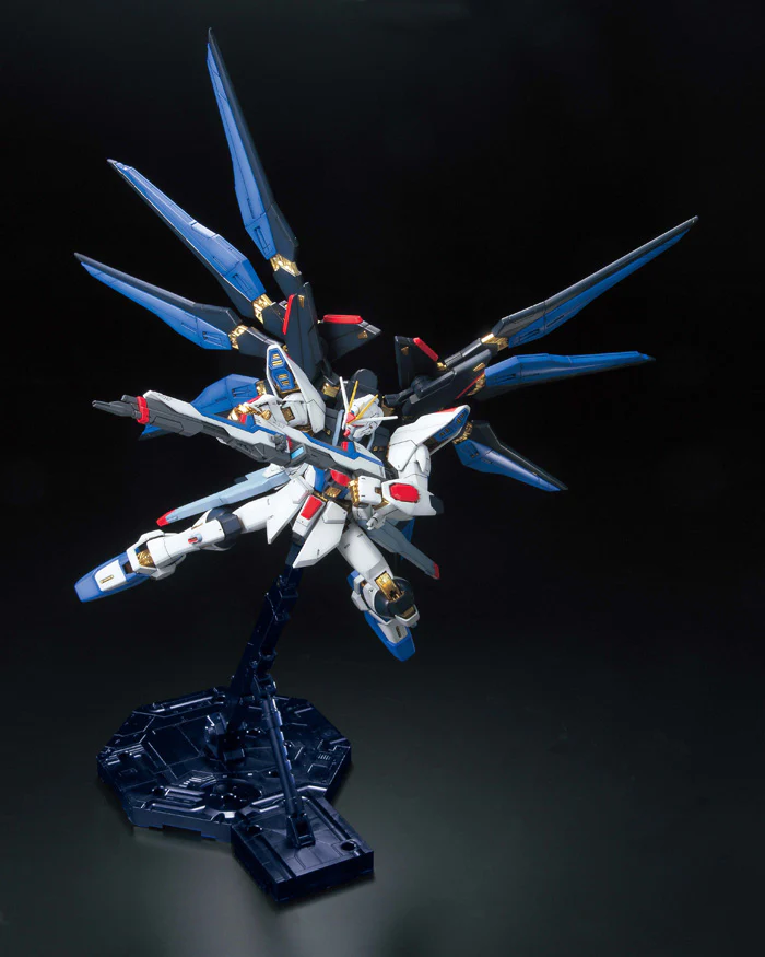 MG ZGMF-X20A Strike Freedom Gundam Full Burst Mode - Image 9