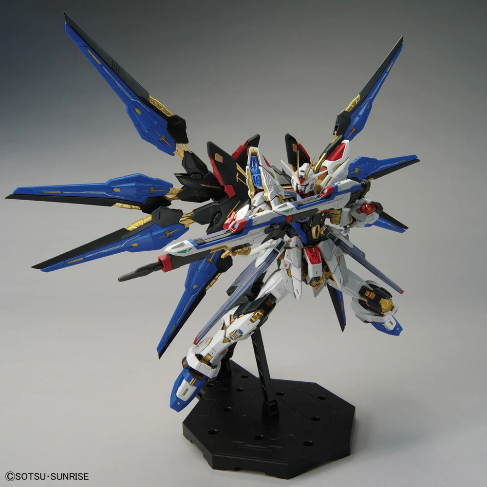 MGEX ZGMF-X20A Strike Freedom Gundam - Image 7