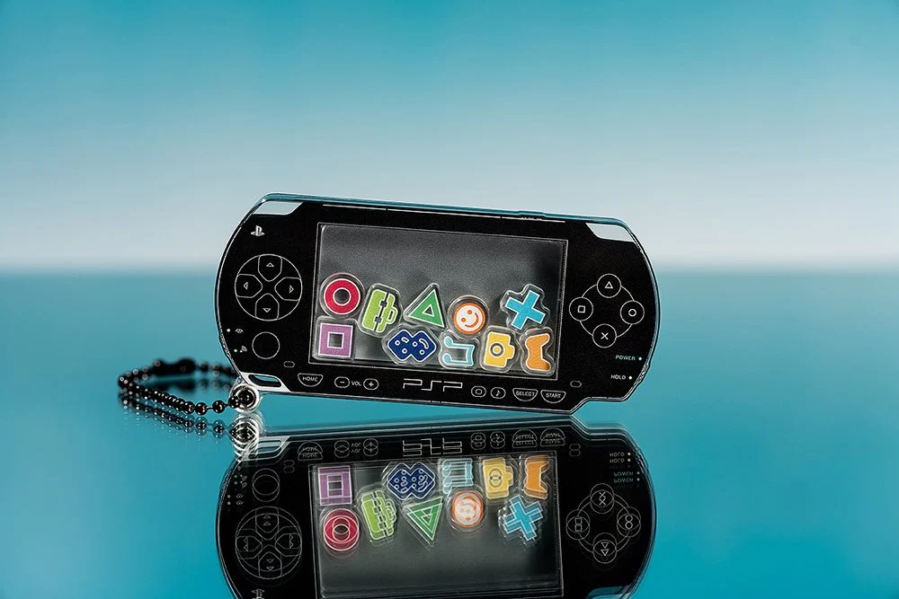 PSP (PlayStation Portable) Rattle Acrylic Keychain: White Ver. - Image 4
