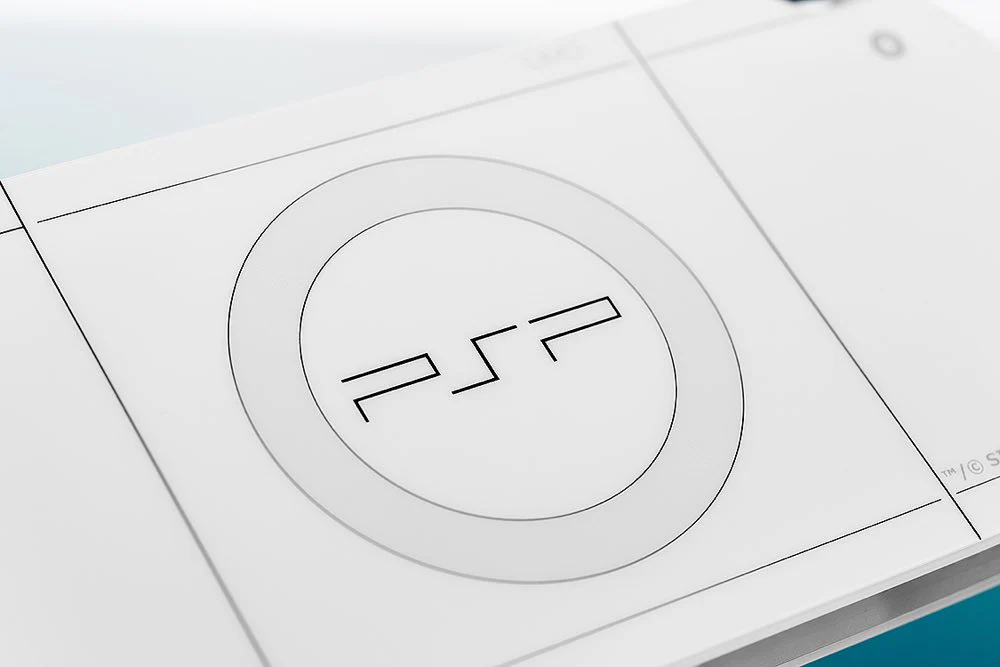 PSP (PlayStation Portable) Rattle Acrylic Stand: White Ver. - Image 11