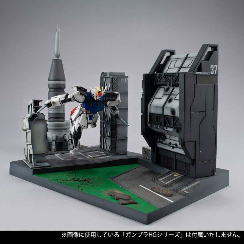 Realistic Model 1/144 G Structure Heliopolis Battle Stage (GS06) - Image 3