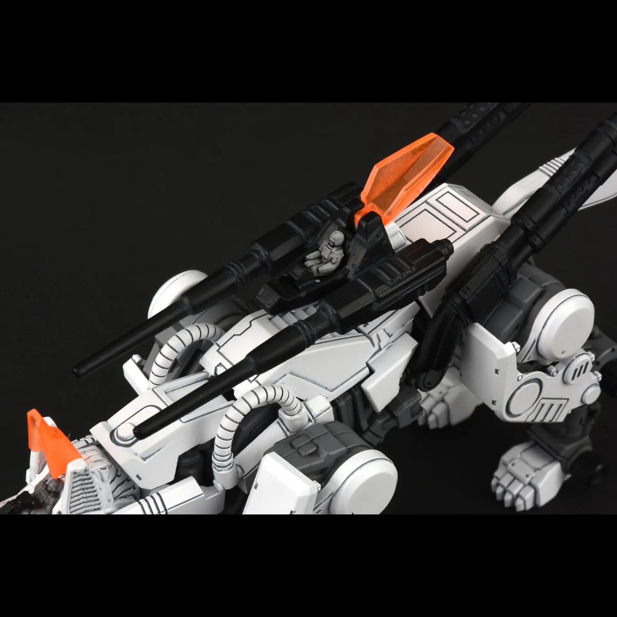 Realize Model Zoids 1/100 RMZ-003 Command Wolf - Image 4