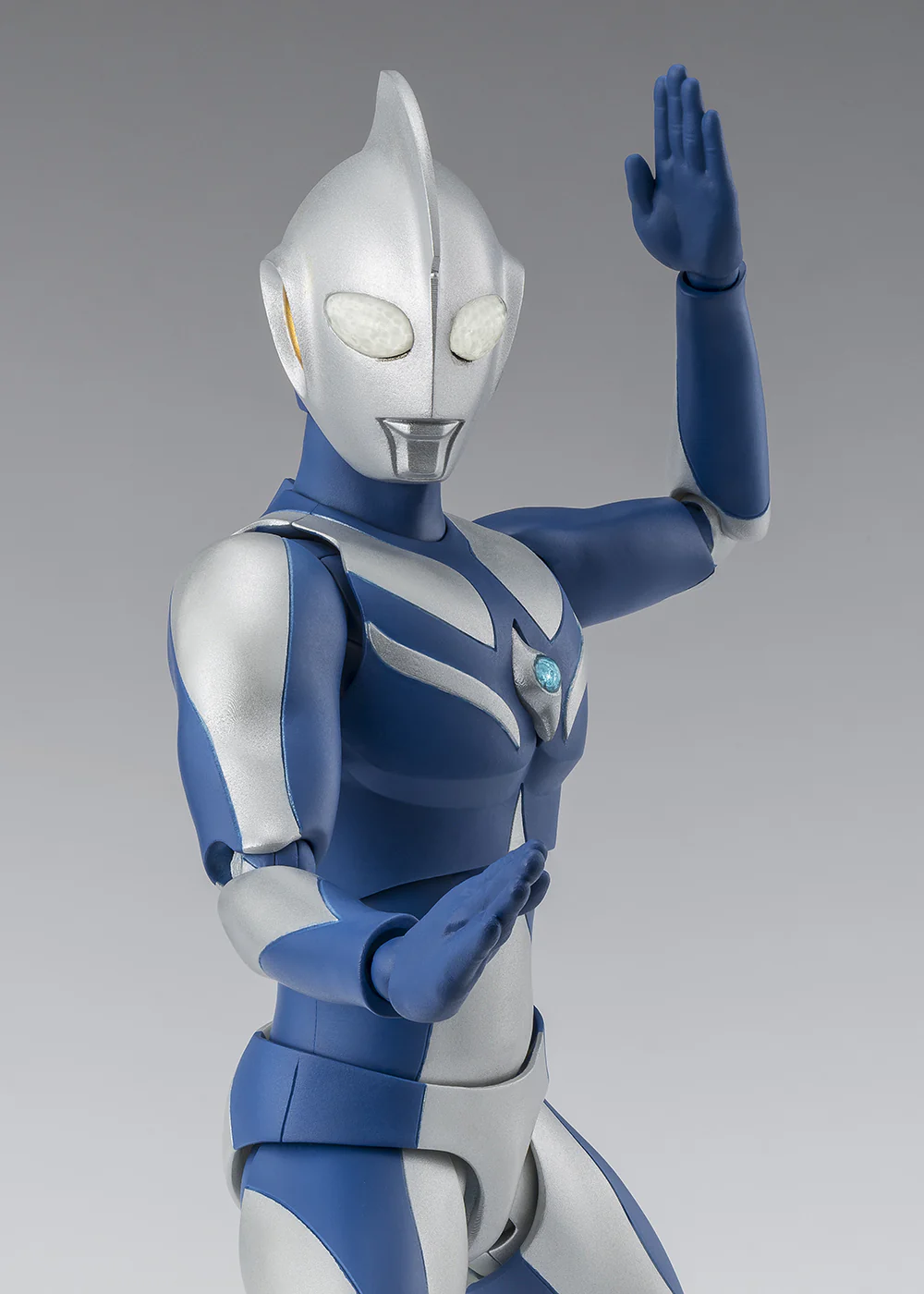 S.H.Figuarts Ultraman Cosmos Luna Mode (Ultraman Cosmos) - Image 10